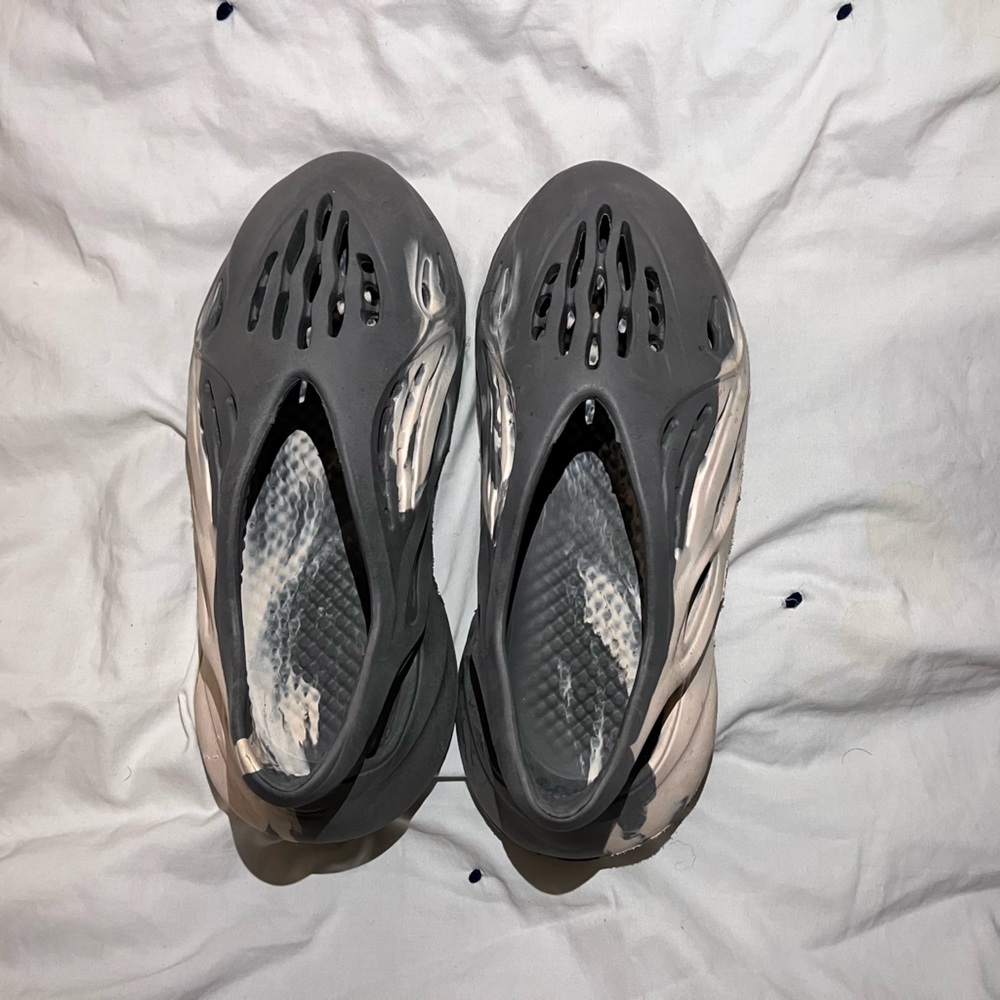 Yeezy Foam Runners| Grey| 6.5 W